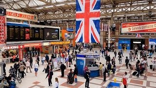 A Walk Through The London Victoria Station London England [upl. by Edrick]